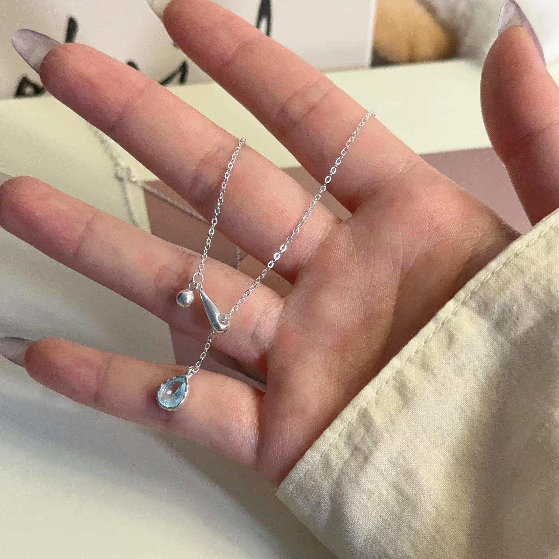 

Blue zircon water drop pendant S sterling silver necklace women s light luxury niche simple versatile neck chain collarbone chain