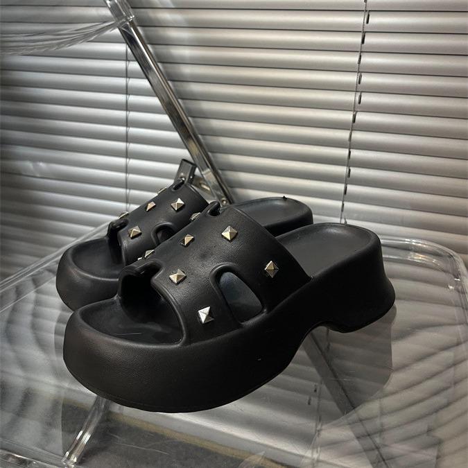 Papuci noi de vară cu talpă groasă și nituri, papuci de vară cu talpă groasă pentru plajă