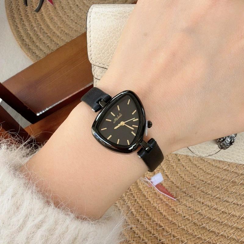 Copper Shell Niche Design Sense Irregular Triangular Women'S Watch Simple Fashion Quartz Watch