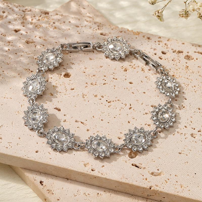 

Женский браслет в стиле легкой роскоши с бриллиантами, регулируемый по размеру, темпераментный, универсальный, высокого класса белый