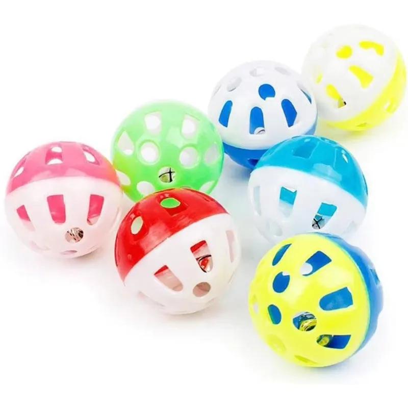 5 Stück Spielbälle für Haustierkatzen und Kätzchen mit Glöckchen, Hohlkugel zum Rollen, Vogelspielzeug, Jagd-Rasselspielzeug, Zufällige Farbe