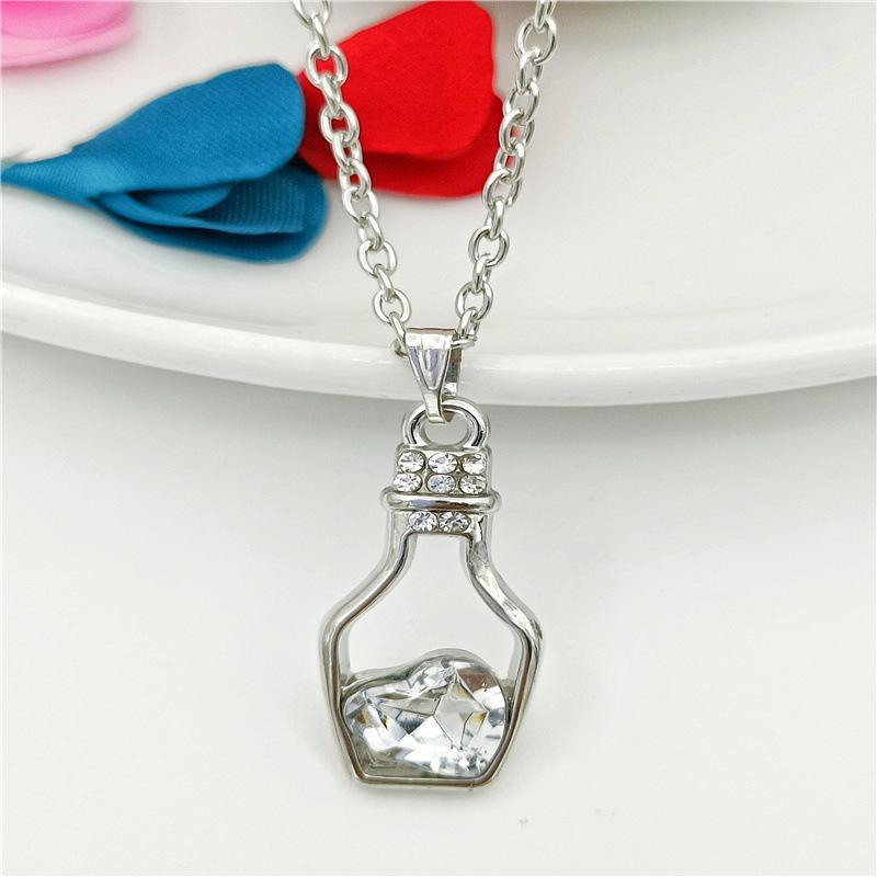 Niche Luxury Crystal Necklace: High-End Diamond Drift Bottle Pendant for Women