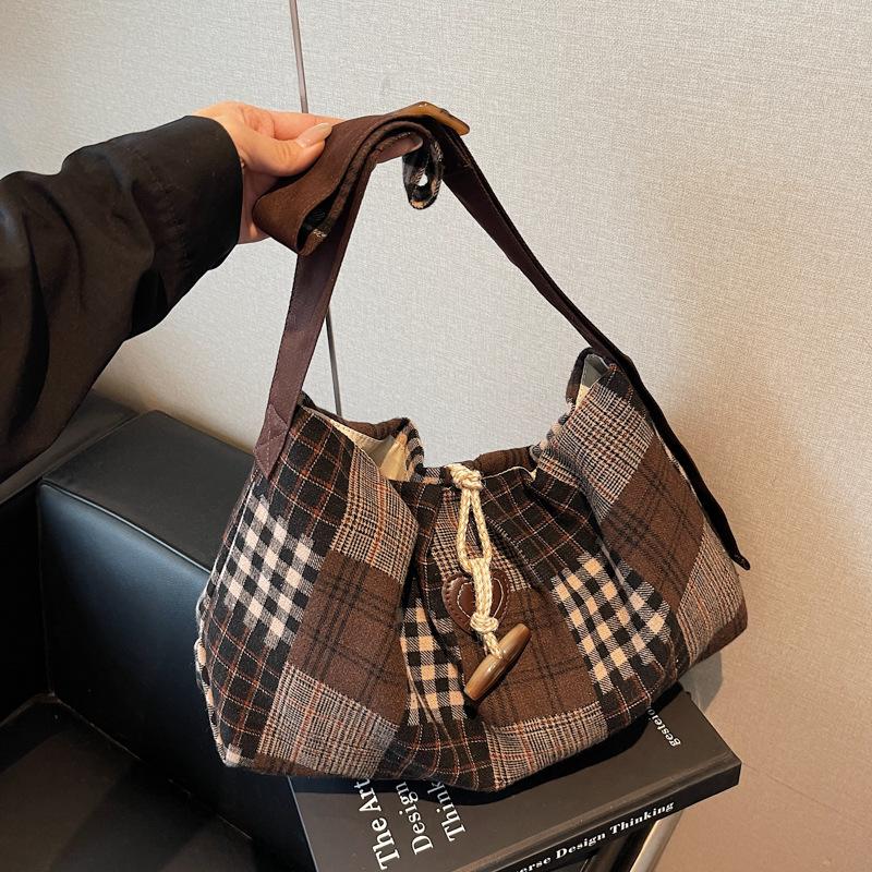 Large-capacity Commuting, Casual, Simple Backpack, Fashionable and Trendy Underarm Single-shoulder Bag