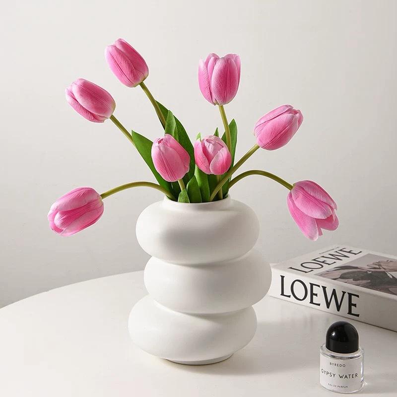 Weiße Blumenvase Kunststoff-Blumenflasche Unregelmäßige Ästhetische Vasen Töpfe für Pflanzen Blumen Hochzeitstische Dekorationsvasen