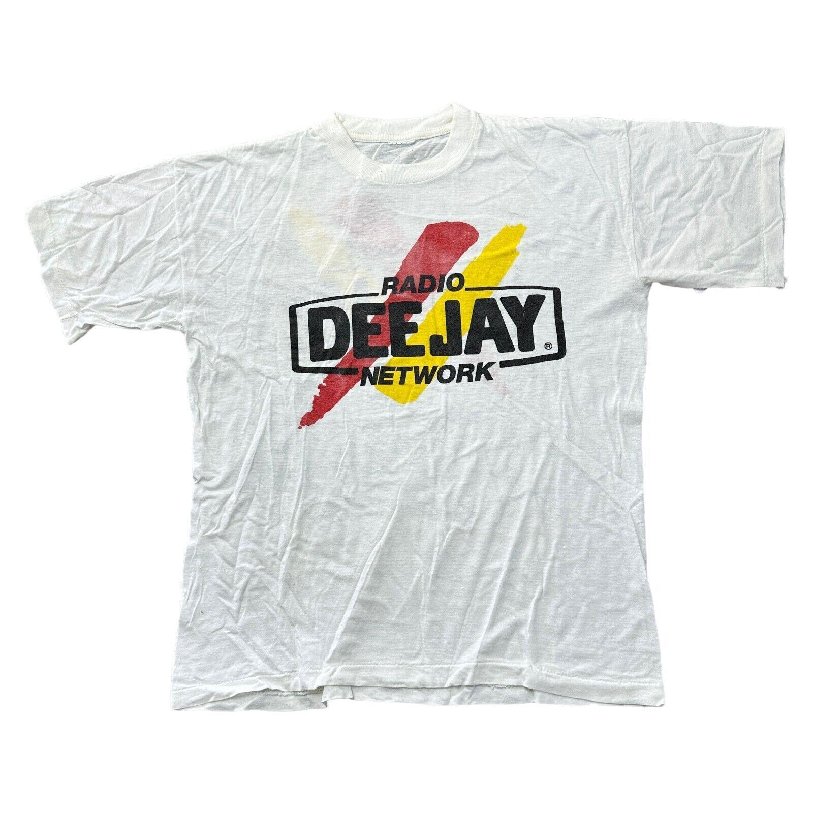 

Radio Deejay Network Single Stitch T-Shirt Mens Womens Tees Top Signes Graphic 90s White Mens XL