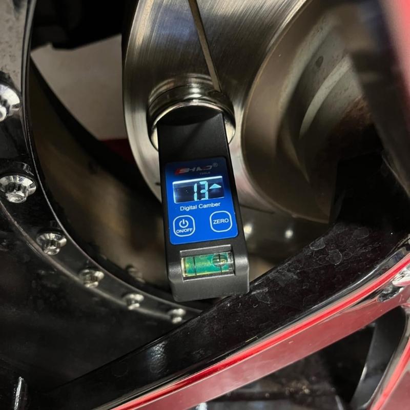 Digitaler Sturz- und Spureinstellwerkzeug Magnetische Basis Präzisions-LCD-Display Radspurwerkzeug Universelles Nachlauf- und Sturzmessgerät
