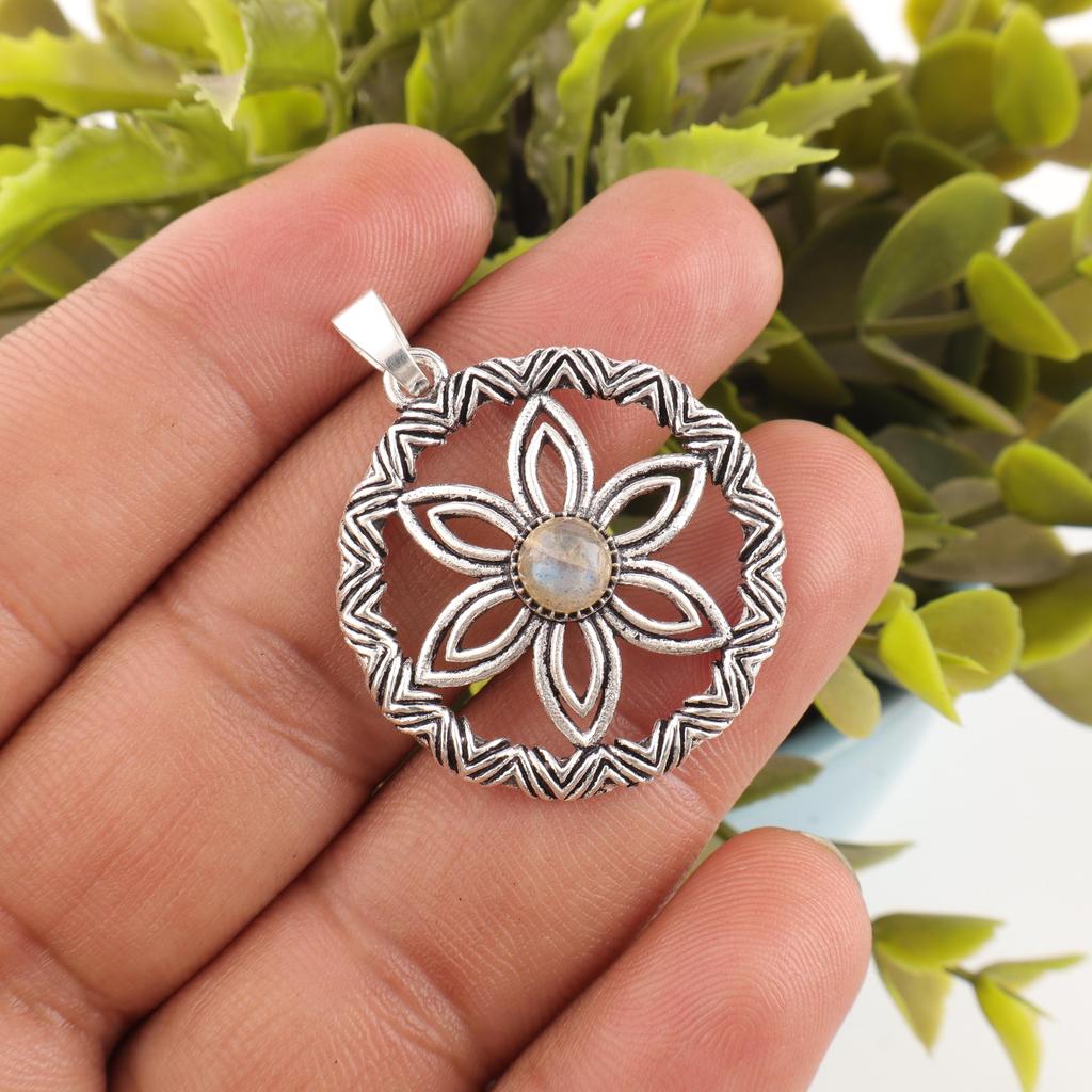 Labradorite Pendant, Handmade Gemstone 925 Sterling Silver Pendant Antique Jewelry, For Gift Silver Jewelry