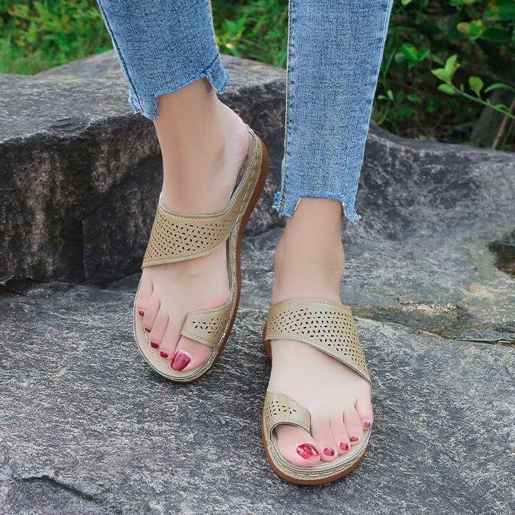 Modische Schuhe Damen Hausschuhe Große Größe Beige Sandalen mit Absatz Slipers Damen Niedrig Flach Sommer Weich Schwarz Durchbrochen 2025 Skandale Gummi Schnalle