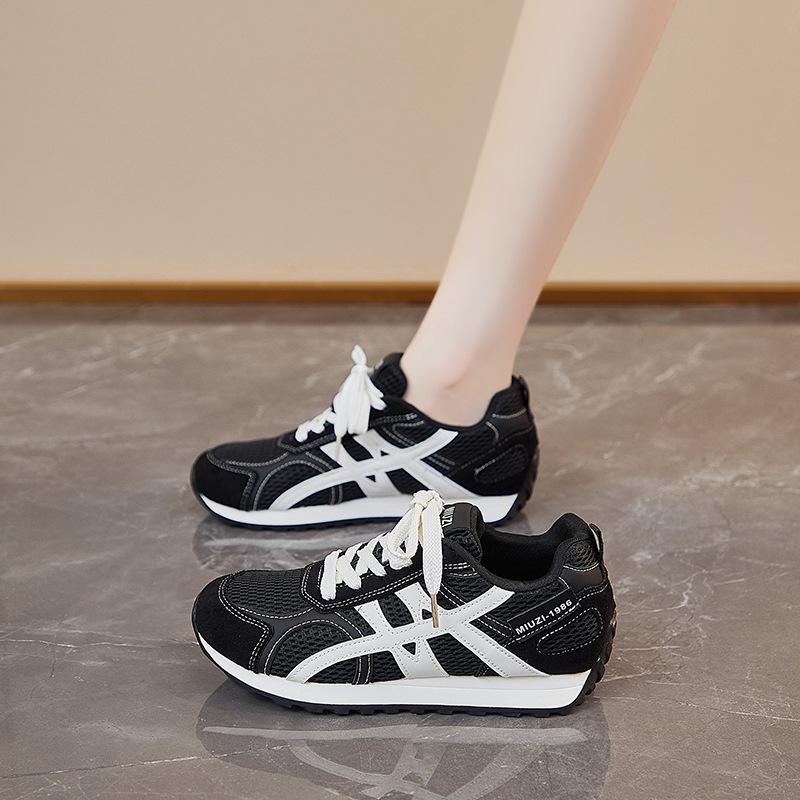 

Lightweight hollow mesh surface breathable sports women s new summer net shoes soft sole 35 чёрный