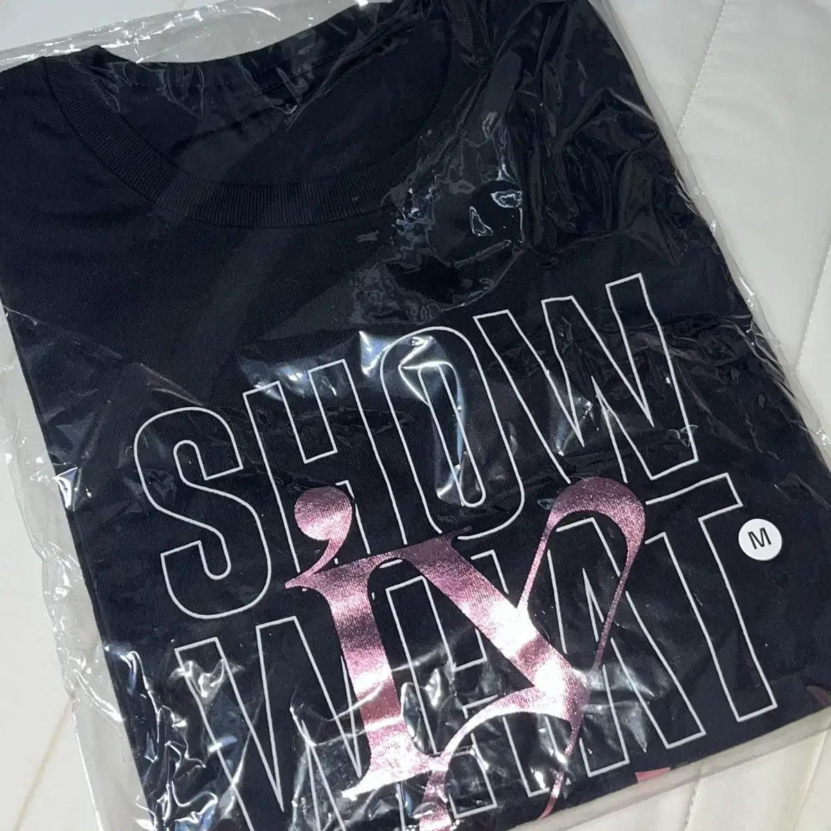 

Ive Tokyo Dome T-shirt