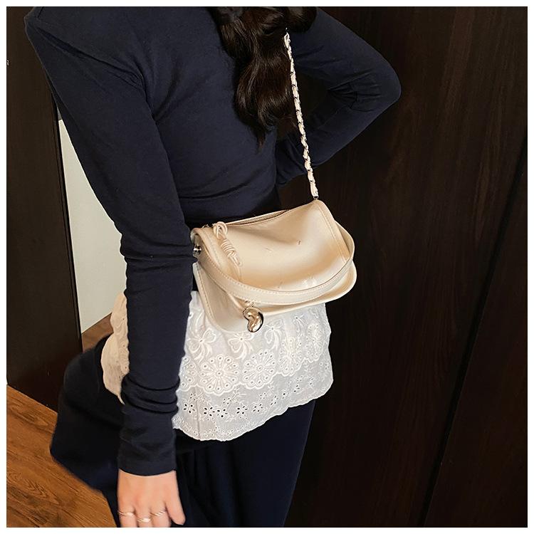 Popular silver chain bag small bag women's new fashion versatile messenger bag small square bag