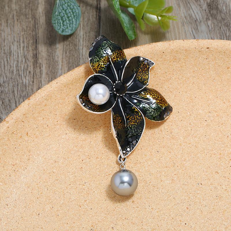 Exquisite retro green elegant classical brooch women's ethnic style coat cardigan corsage temperament versatile pin accessories