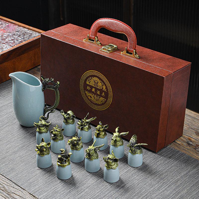 New ceramic twelve zodiac wine planer Italian beast head gold-plated set wine set small wine glass wine dispenser gift box