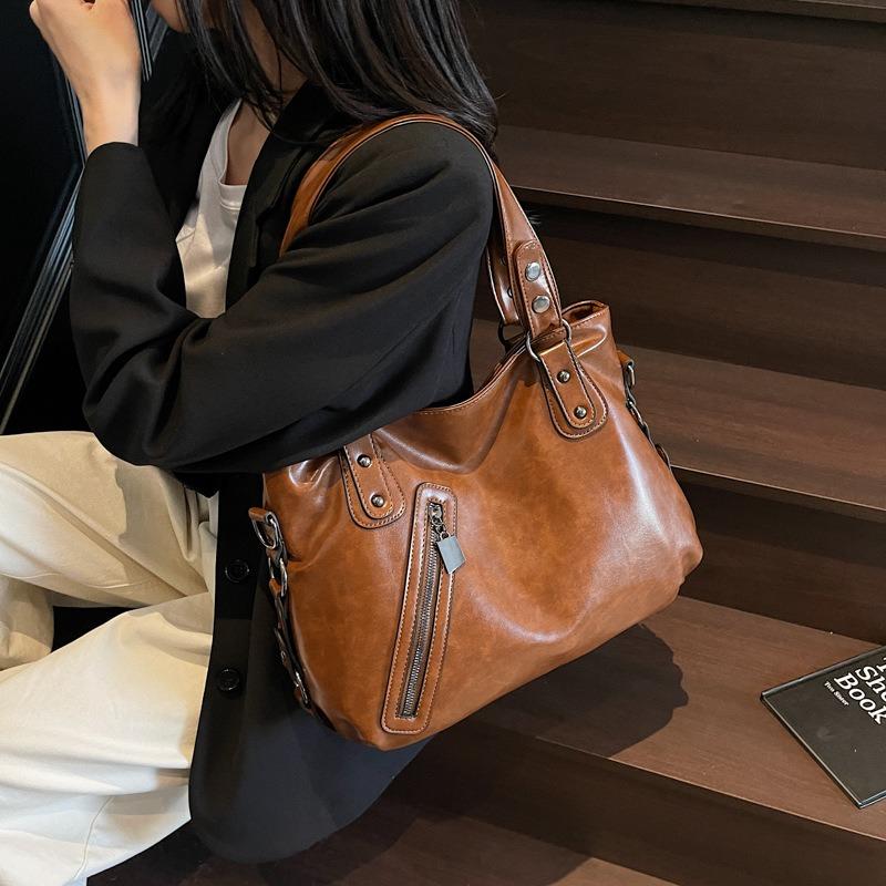 New Tote Bag Texture Fashionable Retro Trend Casual Commuting Large Capacity Shoulder Tote Bag