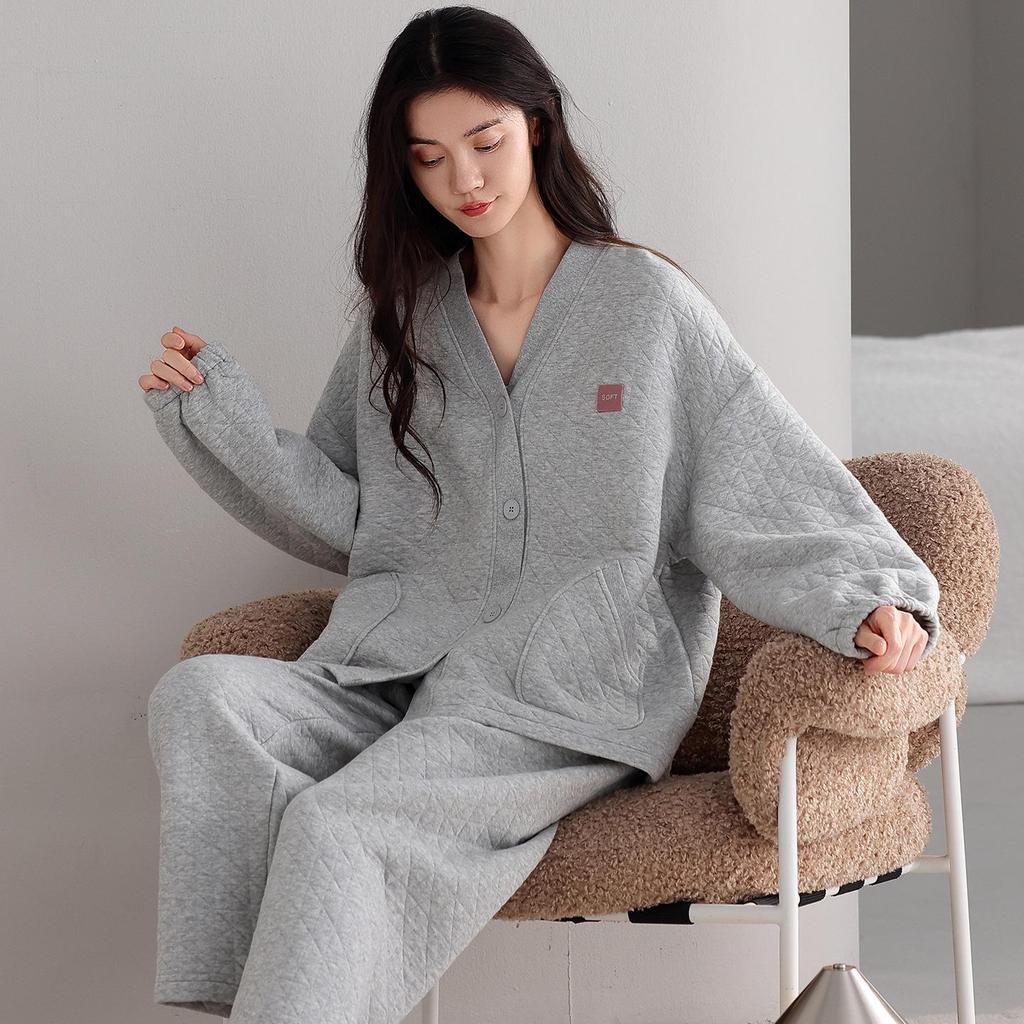 Three-layer Women's Winter Pajamas Set: Warm Long Sleeve Top & Pants in Casual Sporty Style for Autumn/Winter.