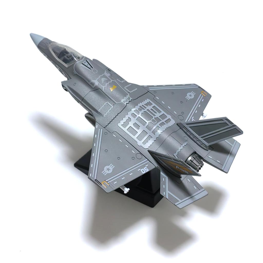 1/72 Scale F35 Plastic Assembly Model airplane (including base )Home placement, collection and decoration Gift