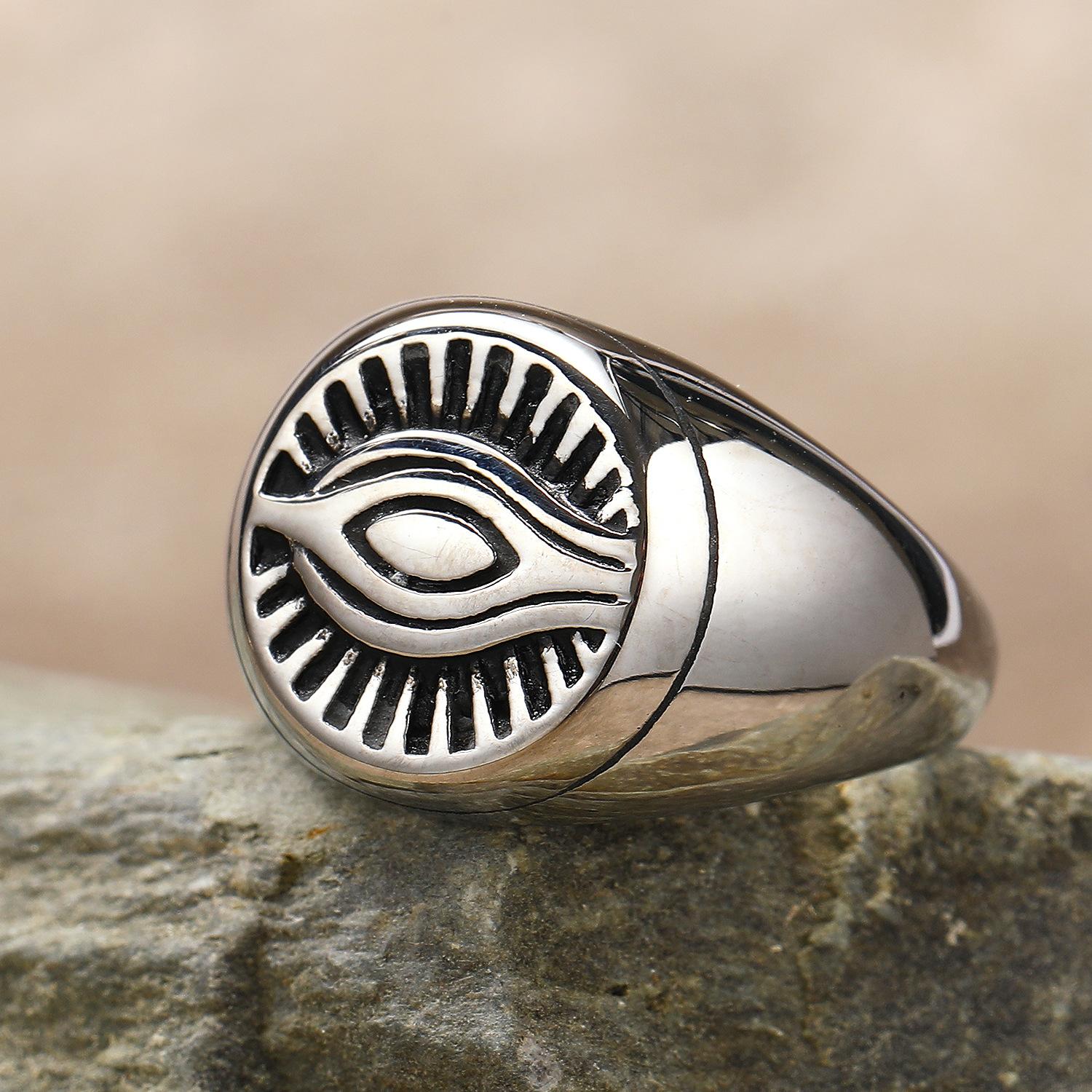 

Модное ретро-кольцо Devil s Eye для мужчин из нержавеющей стали, винтажные персонализированные титановые ювелирные изделия, двухцветное кольцо на палец для мальчика No. 12