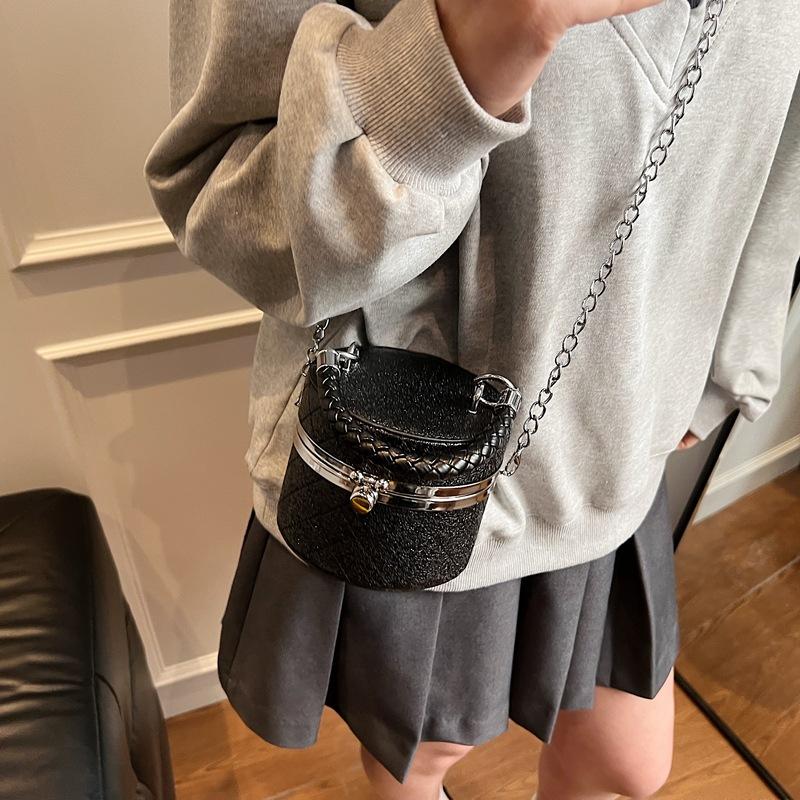 Mini portable lipstick bag women's summer new fashion diamond lock exquisite messenger bag