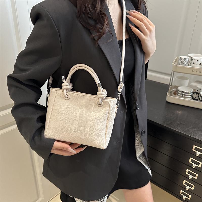 Hand carry high-end fashion bucket bag 2025 new Korean version ins trendy casual shoulder bag versatile messenger bag