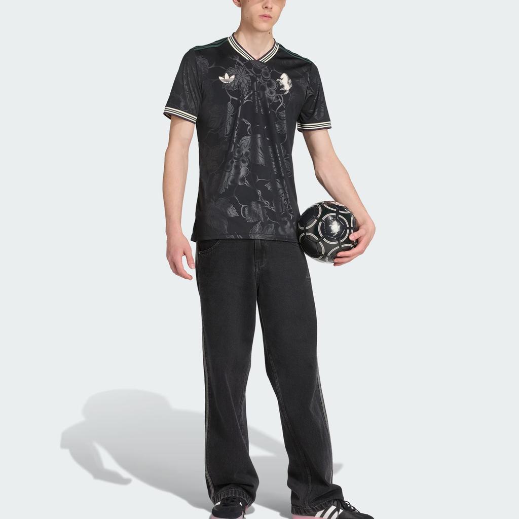 Adidas Oryginalna wersja kibicowska Juventus Sezon 25/26 Logo Szybkoschnąca Slim Fit Dekolt w serek Krótki rękaw Koszulka piłkarska Męskie topy KC3486