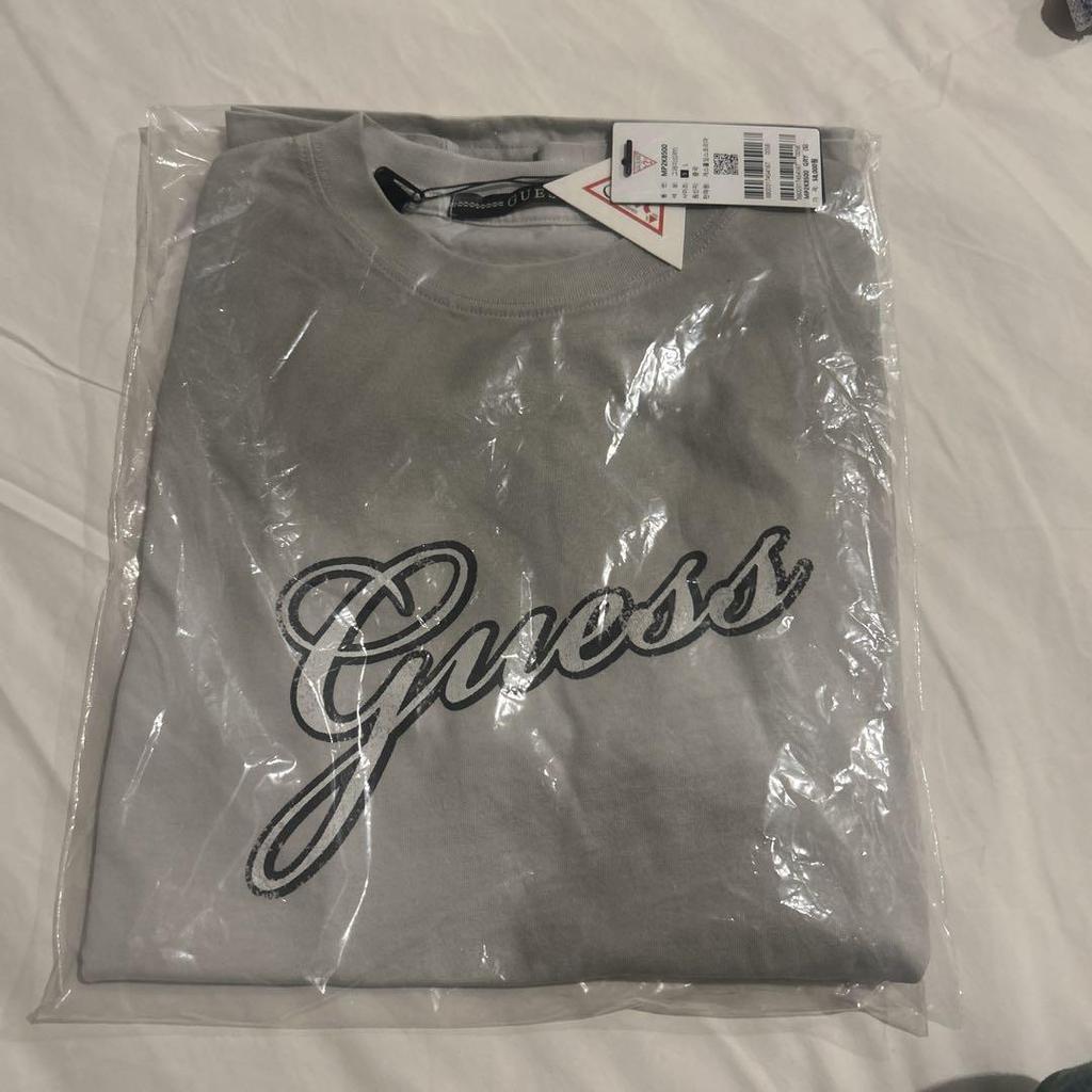 [USED] Nmixx Guess Korea Pop-up Limited Edition T-shirt