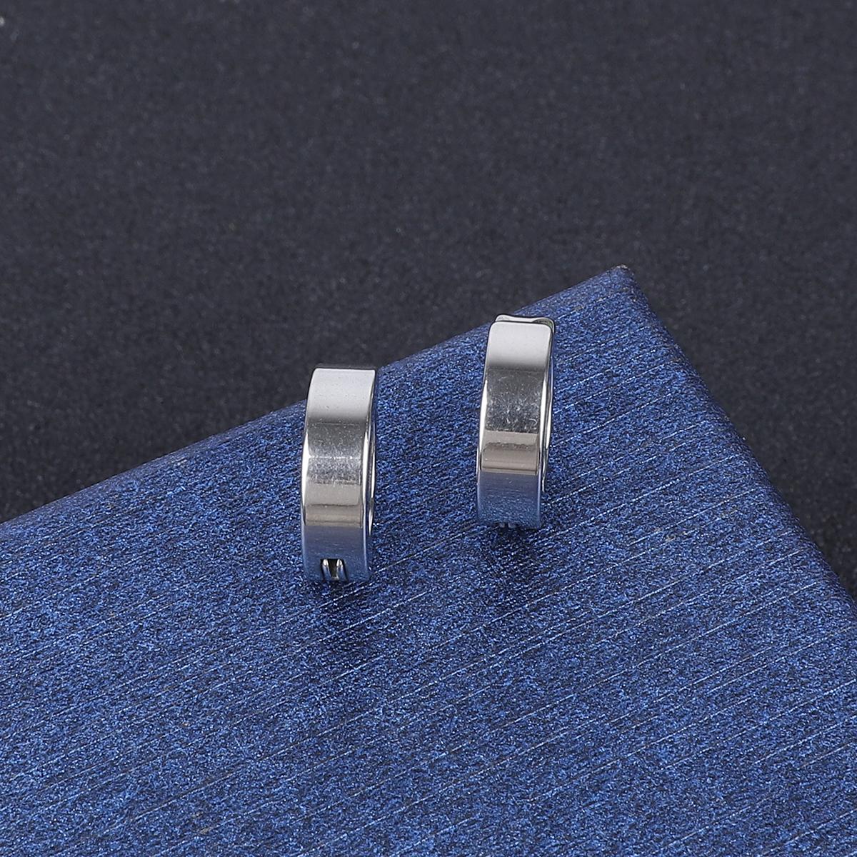 

Корейская версия Черные панк серьги для мужчин Серьги против аллергии Титановая сталь Клипсы для ушей Пусеты роман серебряный