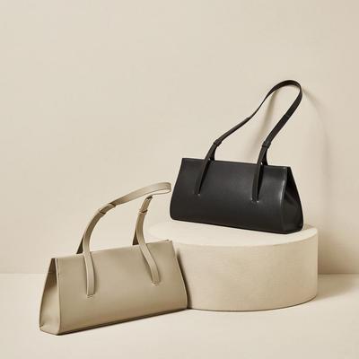 Bolsa de Ombro Minimalista Francesa em Couro Genuíno para Mulheres - Bolsa Baguete de Couro Macio da Moda para Casamentos
