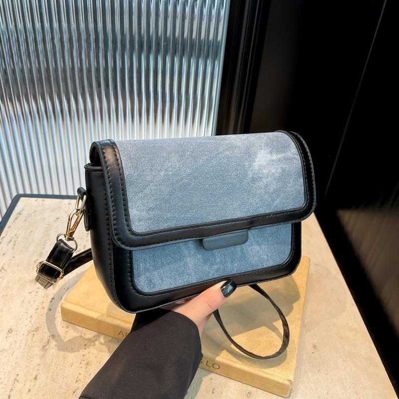 Premium Texture Retro Fashion Crossbody Small Square Bag Women's 2025 New Niche Design Versatile Shoulder Armpit Bag