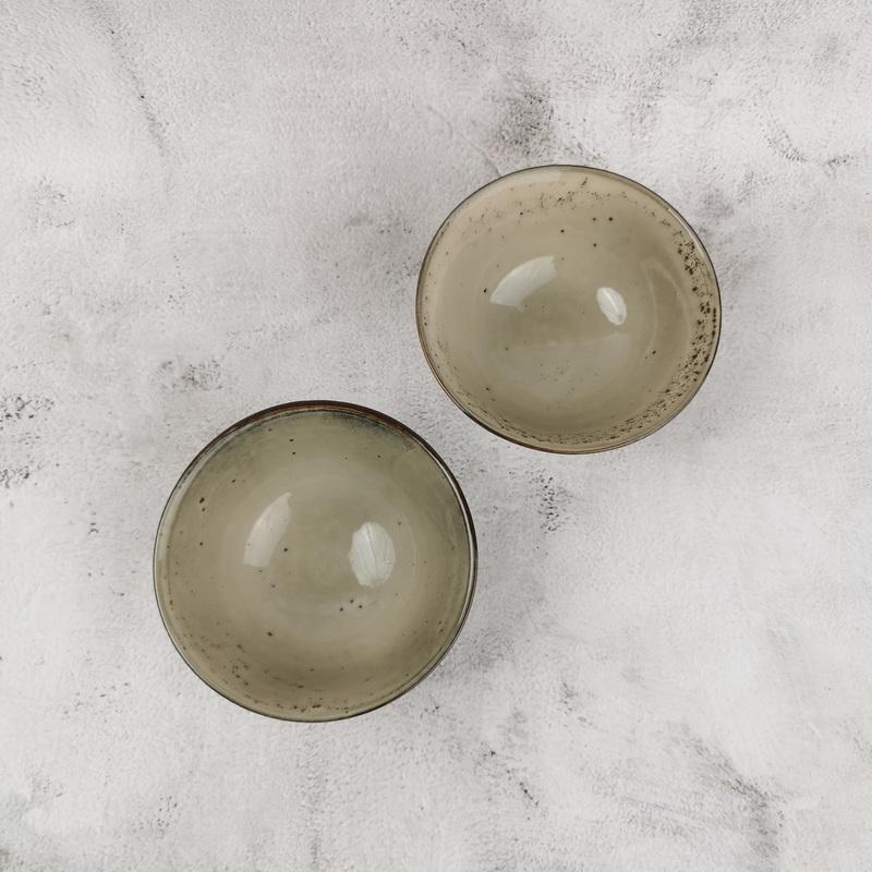 Speckled Japanese Ceramic Rice Bowl - Retro Handmade Style with Minor Flaws, Perfect for B&Bs or Dipping Sauces.