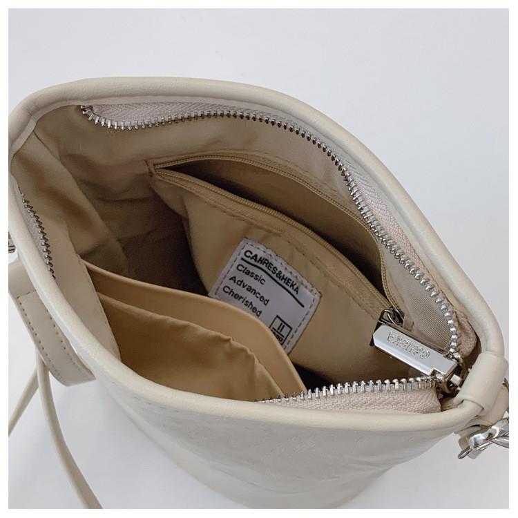 IELGY Fashionable All-Match One-Shoulder Underarm Bag Commuter Cross-Body Bucket Bag