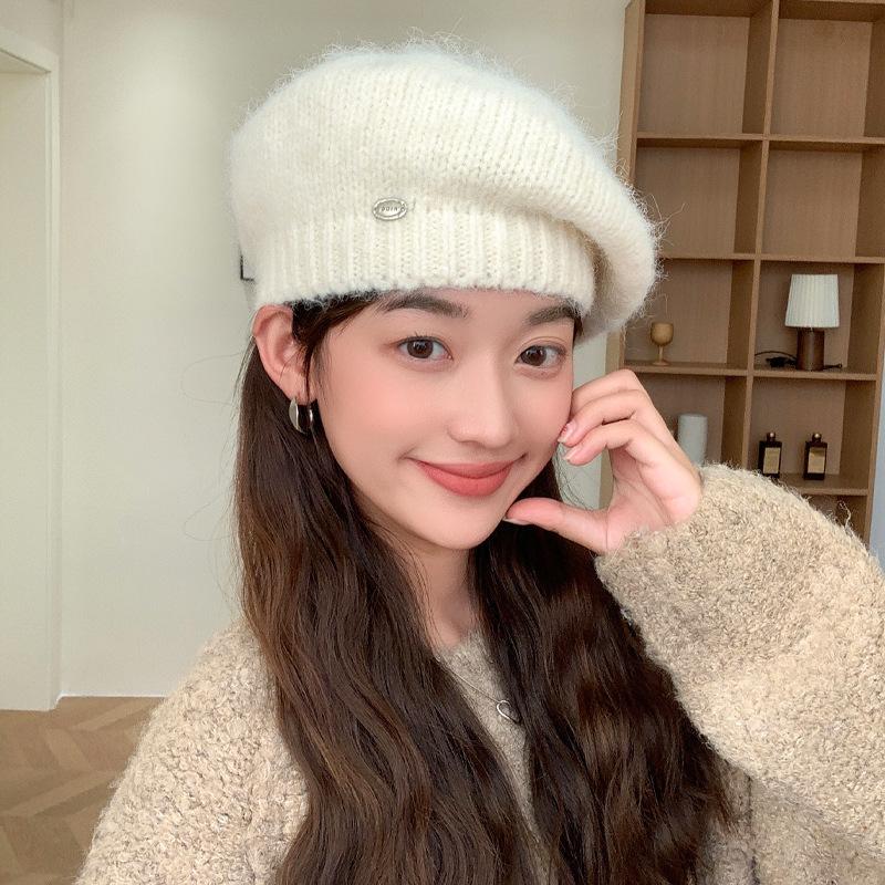 Korean Version of Autumn and Winter New Hat for Women Solid Color Versatile Knitted Wool Hat for Winter Warm Metal Beret