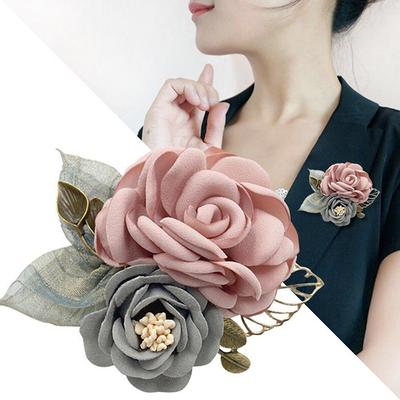 Elegante Spilla a Fiore in Tessuto Coreano: Un accessorio versatile per l'abbigliamento professionale e casual