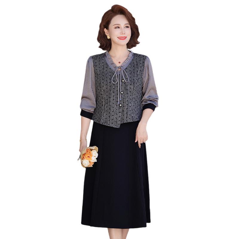 Mom's Elegant Spring/Summer 2026 Long-Sleeve Dress: Stylish, Middle-Aged, with a Fake Two-Piece Design