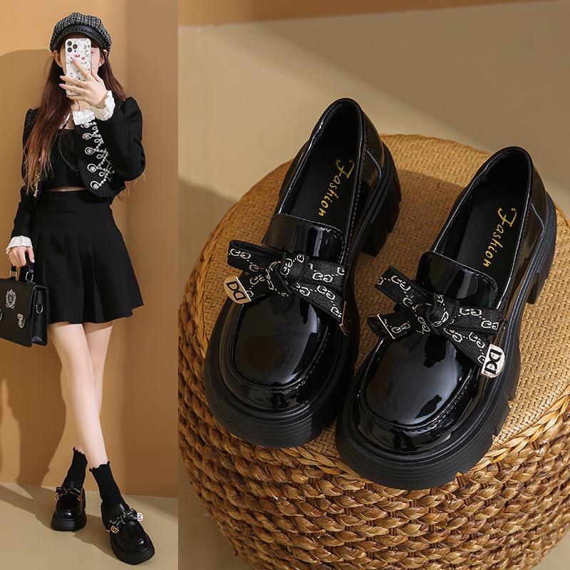 Platform women's autumn new women's shoes with skirts, small leather shoes, black British commuter shoes