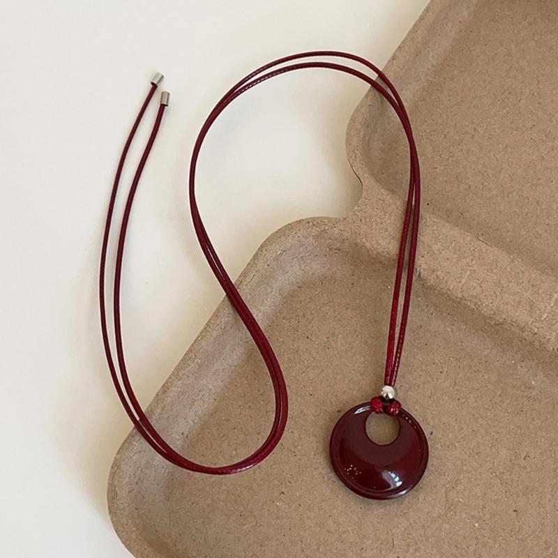Fashionable PU Leather Necklace Versatile PU Leather Necklace With An Elegant Fortune Rings Designs for Women