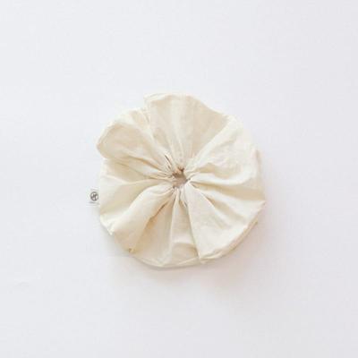 H8 TWO TONE SCRUNCHIE (CREAM)
