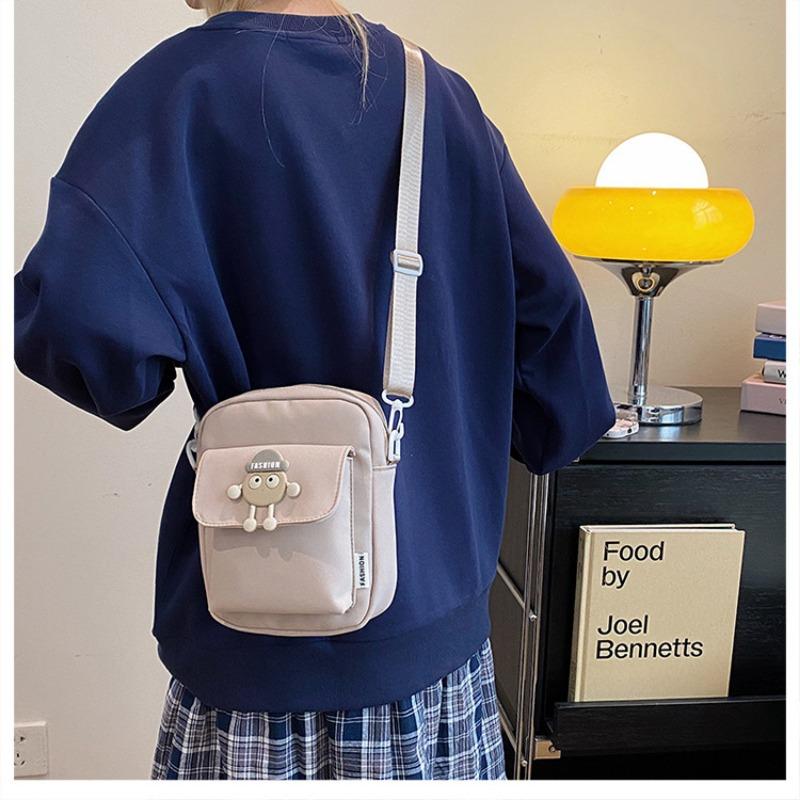 Small Bag Female Cartoon Girl Student Shoulder Bag Versatile Mobile Phone Bag Travel Small Satchel Fashion Messenger Bag