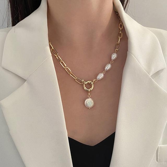 Modish Fashionable Butterfly Crystal Stone Pearl Pendant Necklaces Bold Statement Clavicle Pearl Chain Layered Necklaces Trend Butterfly Collar