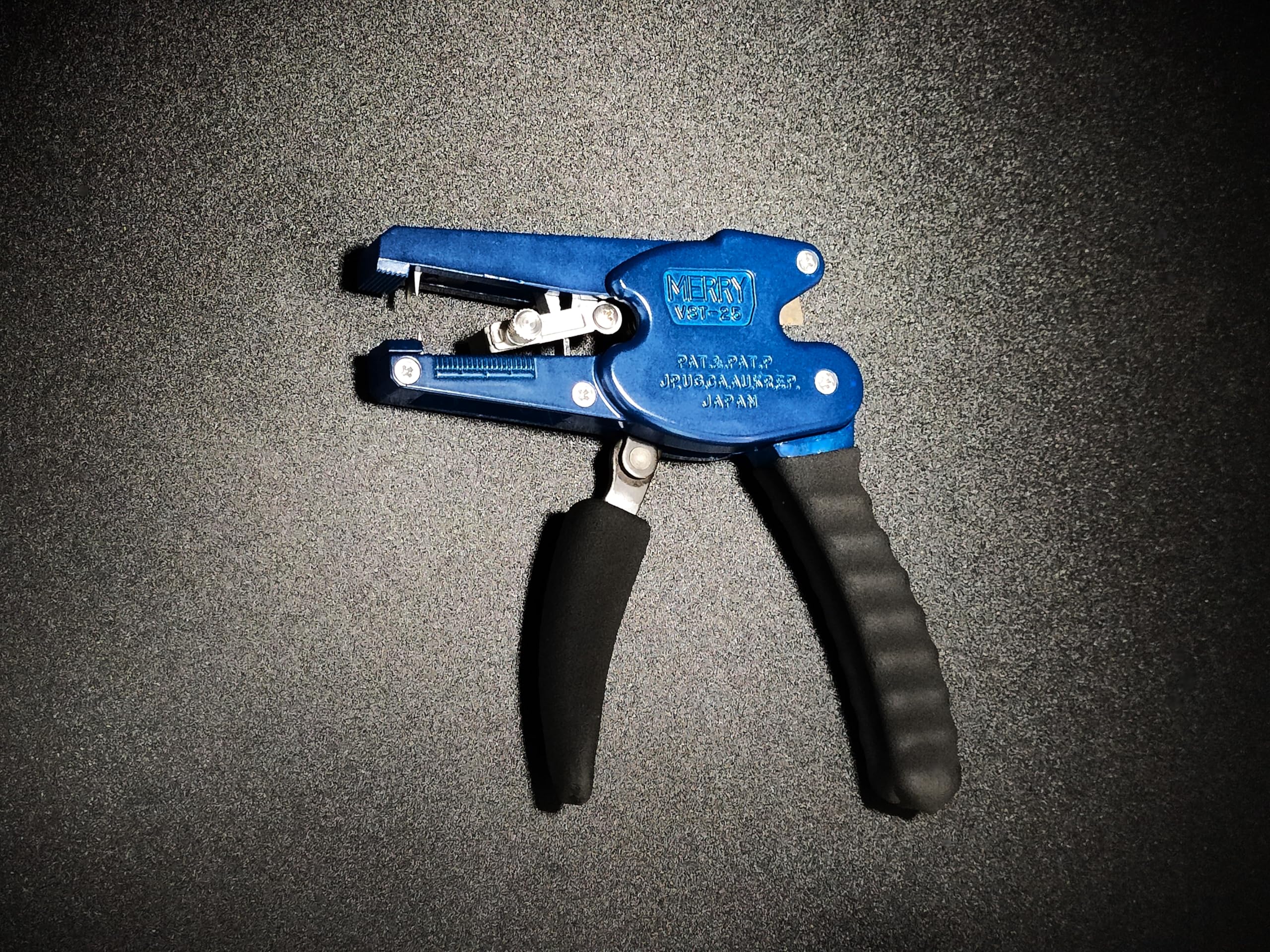 

Мини-стриппер Muromoto Iron Works Merry VST25 (с лезвием)