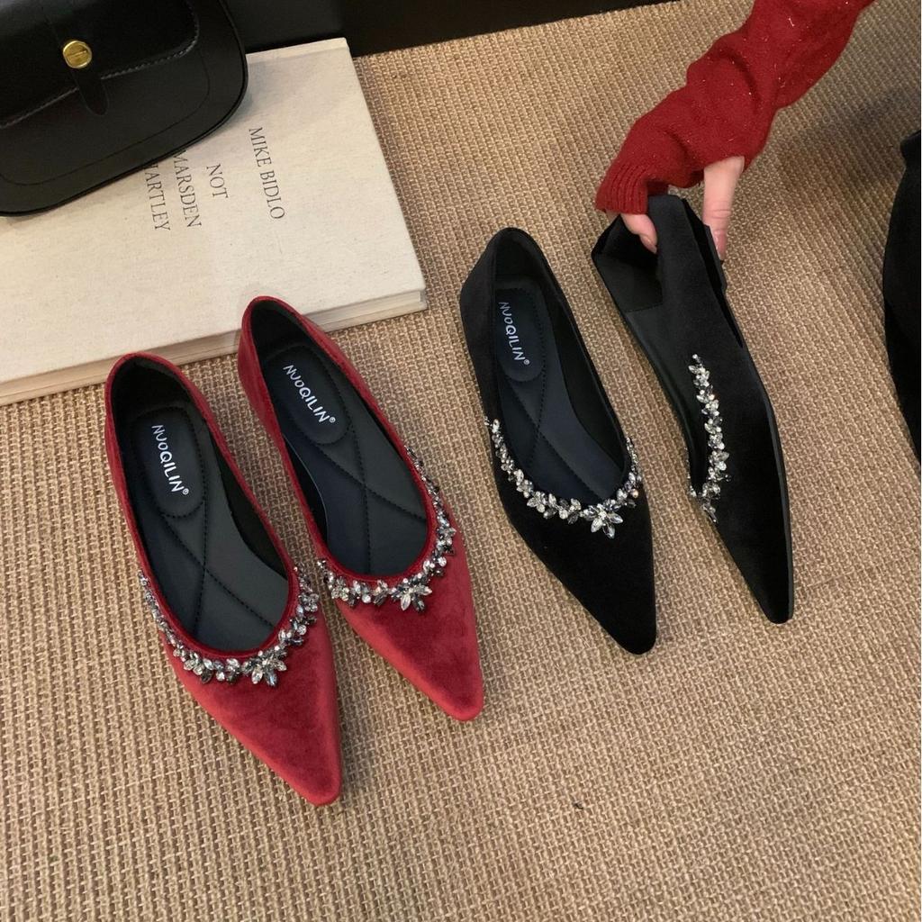 2025 Spring and Autumn New Black Pointed Rhinestone Low Heel Doudou Soft Sole Women's French Sexy Shallow Mouth Single Shoes