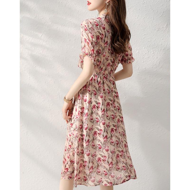 New Style Dress with Lilac Floral Dress Summer Temperament Pleated Decoration for Women's Summer Dress