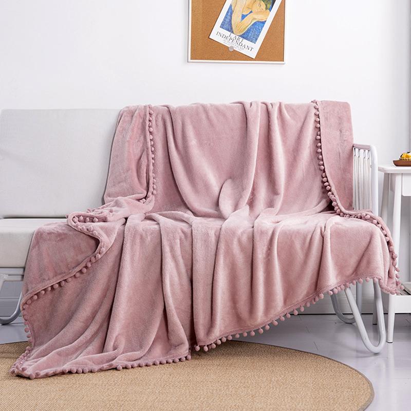 Фланелевое одеяло с помпонами — фото 5