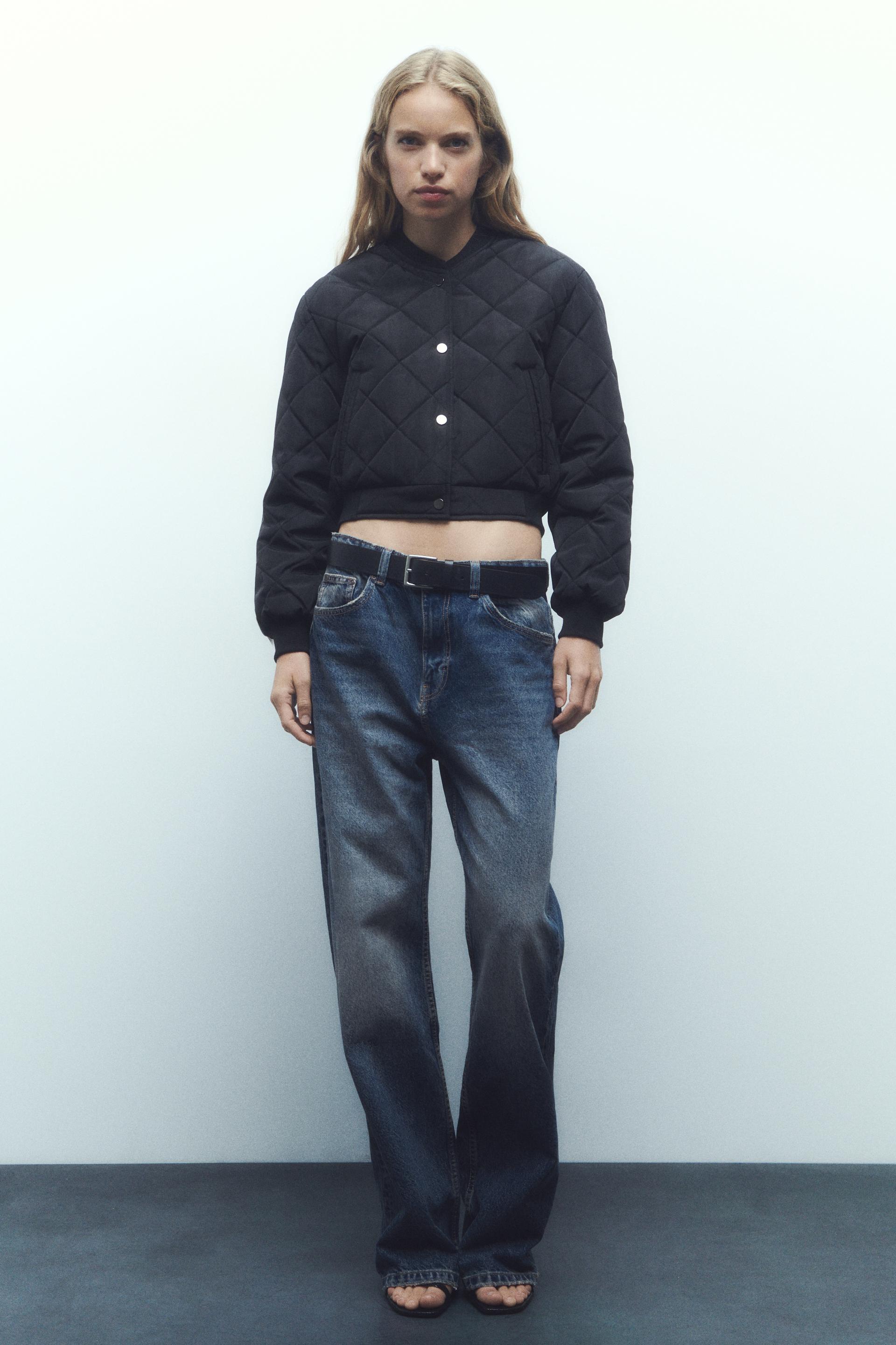 

УКОРОЧЕННАЯ КУРТКА-БОМБЕР ИЗ ПУХА