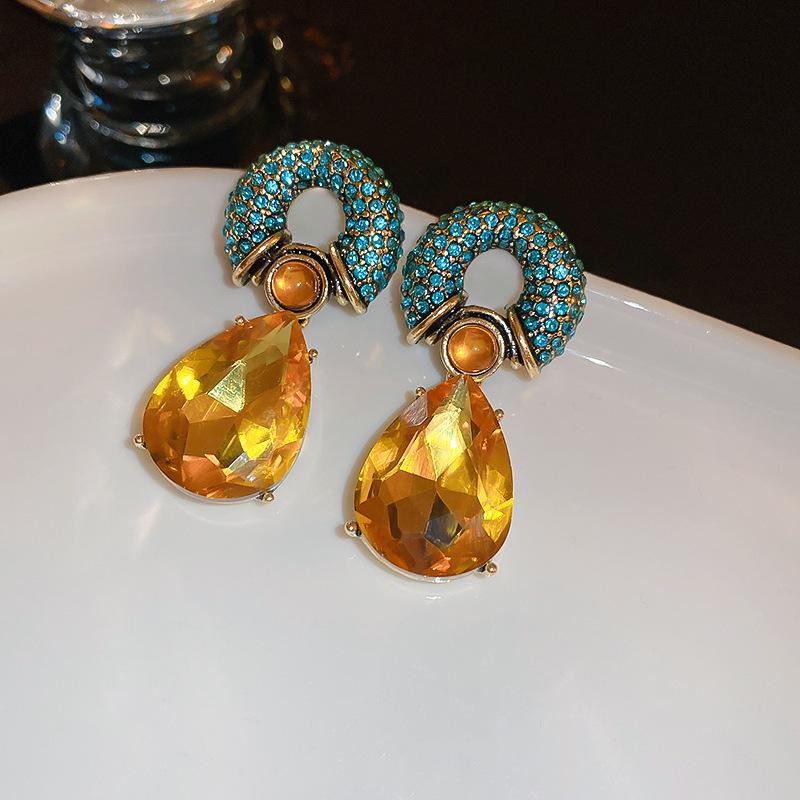 Exquisite Zircon Tassel Earrings: Sparkly, Versatile, Minimalist Design with Light Luxury Appeal.