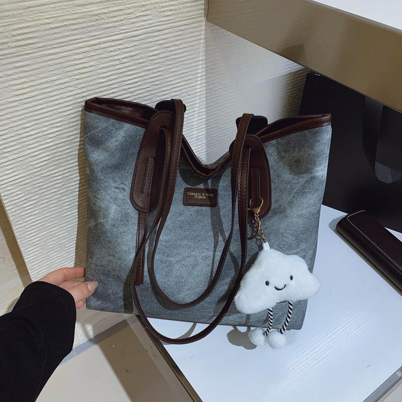 Retro Large-capacity Pendant Solid Color 2025 New Fashion Texture Simple Work Commuter Shoulder Tote Bag Women