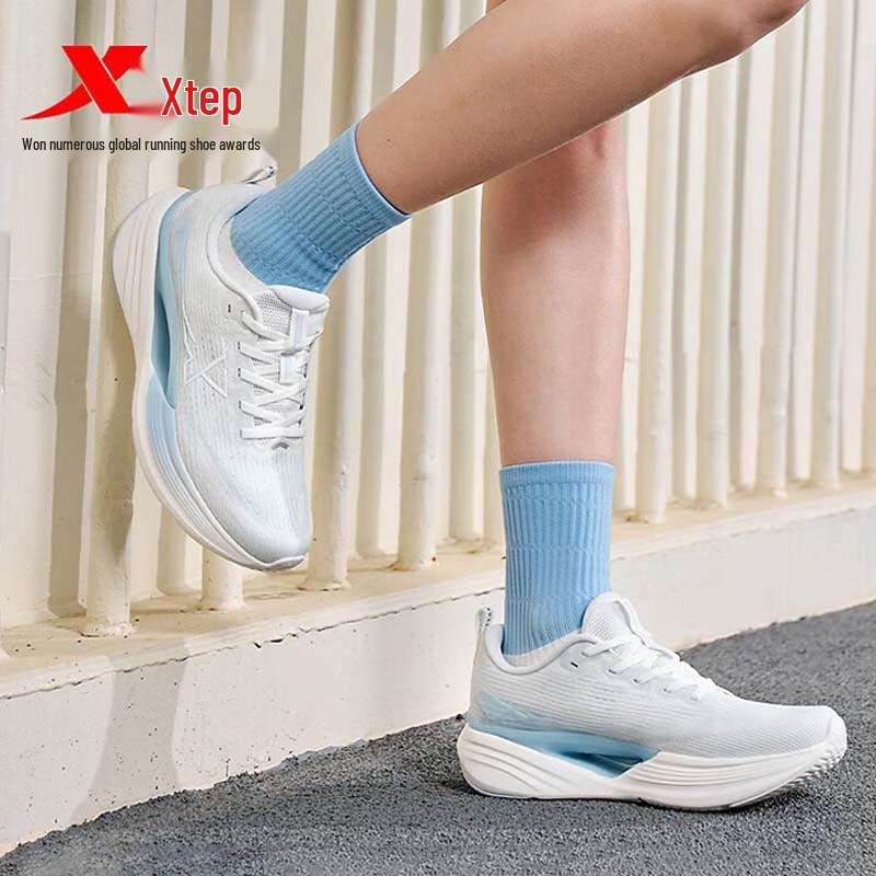 Xtep Women's Breathable Mesh Cushioning Running Shoes