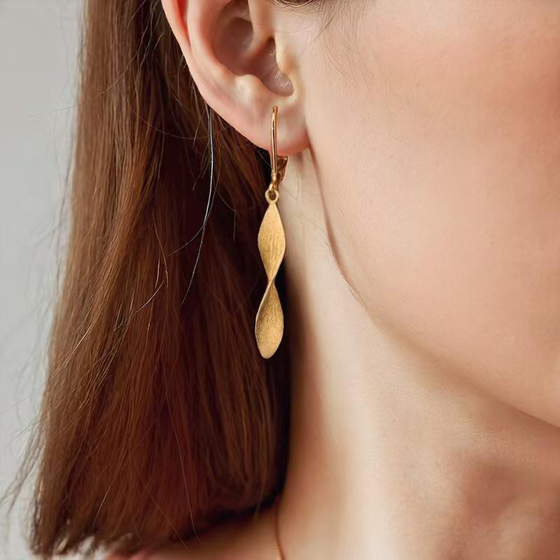 

Stylish Minimalist Irregular Twisted Women s Earrings - Unique and Versatile Design