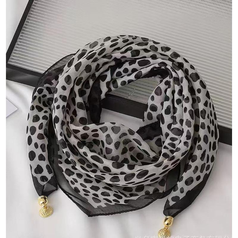 Women Korean Style Leopard Print Magnetic Buckle Scarf Thin Triangle Neck Kerchief Versatile Decorative Neck Scarf for Spring Autumn
