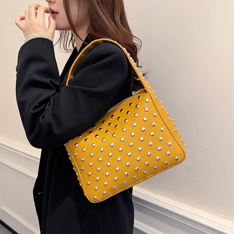 Fashion Sling Handbags Shopper Bag Rivets Design Hobo Shoulder Bags 2024 Black Punk Style Underarm Shoulder Handbag And Purse