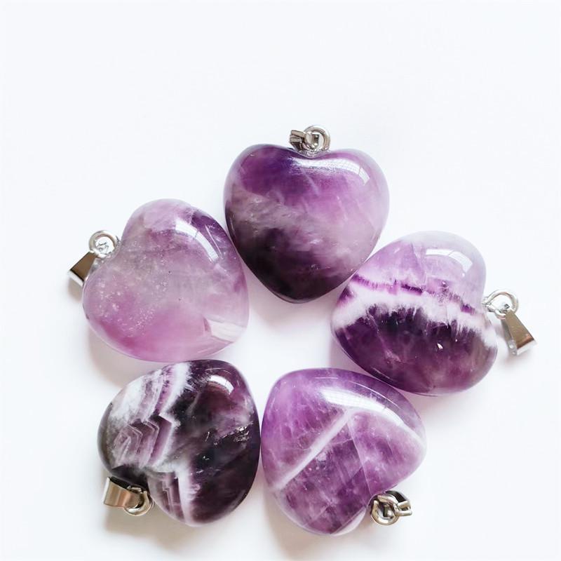 Korejský náhrdelník s přívěskem ve tvaru srdce z přírodního krystalu o velikosti 20 mm - dárek k Valentýnu